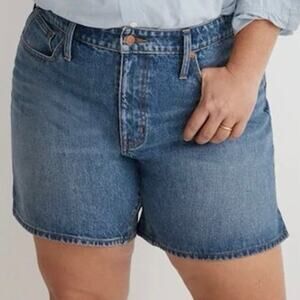 Madewell Women’s 24W Plus Relaxed Mid-Length Side Slit Denim Short Jorts Blue